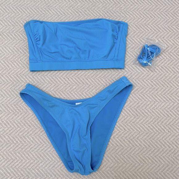 XHILARATION Bikini - Bandeau Top with Removable Pads and Straps. - Picture 1 of 7